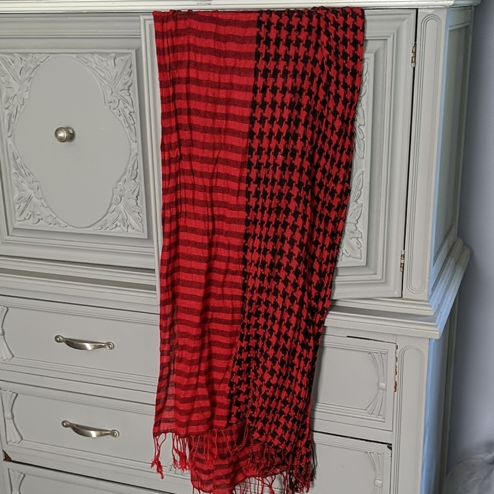Scarf ❤️ - Picture 2 of 3